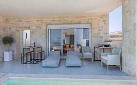 Sofia Suite, A Seafront Hideaway !
