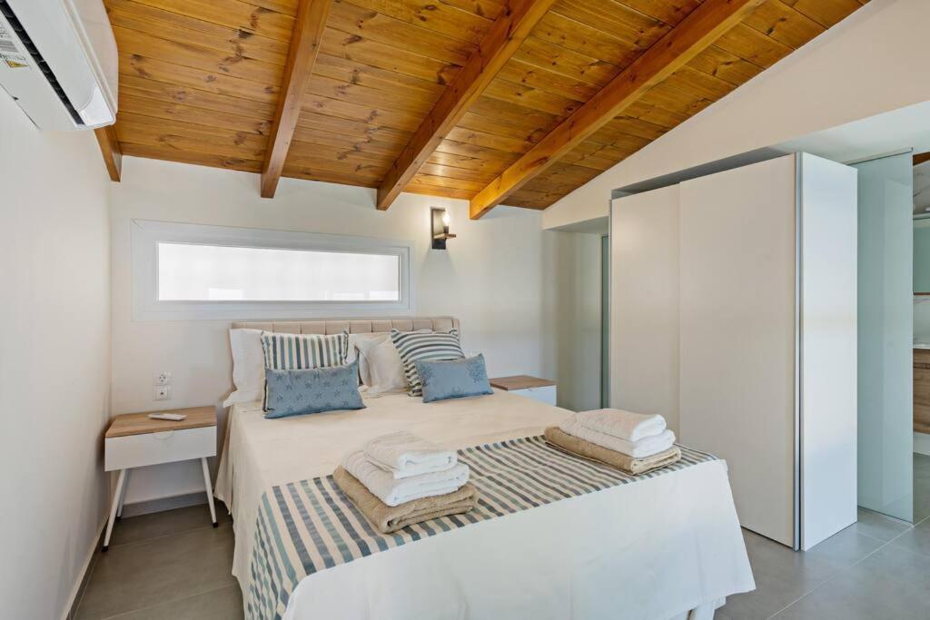 Sofia Suite, A Seafront Hideaway ! Pánormos Exterior foto
